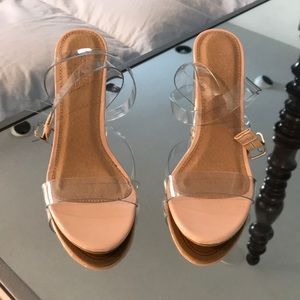 NWT size 6 clear plastic & nude chunk heel